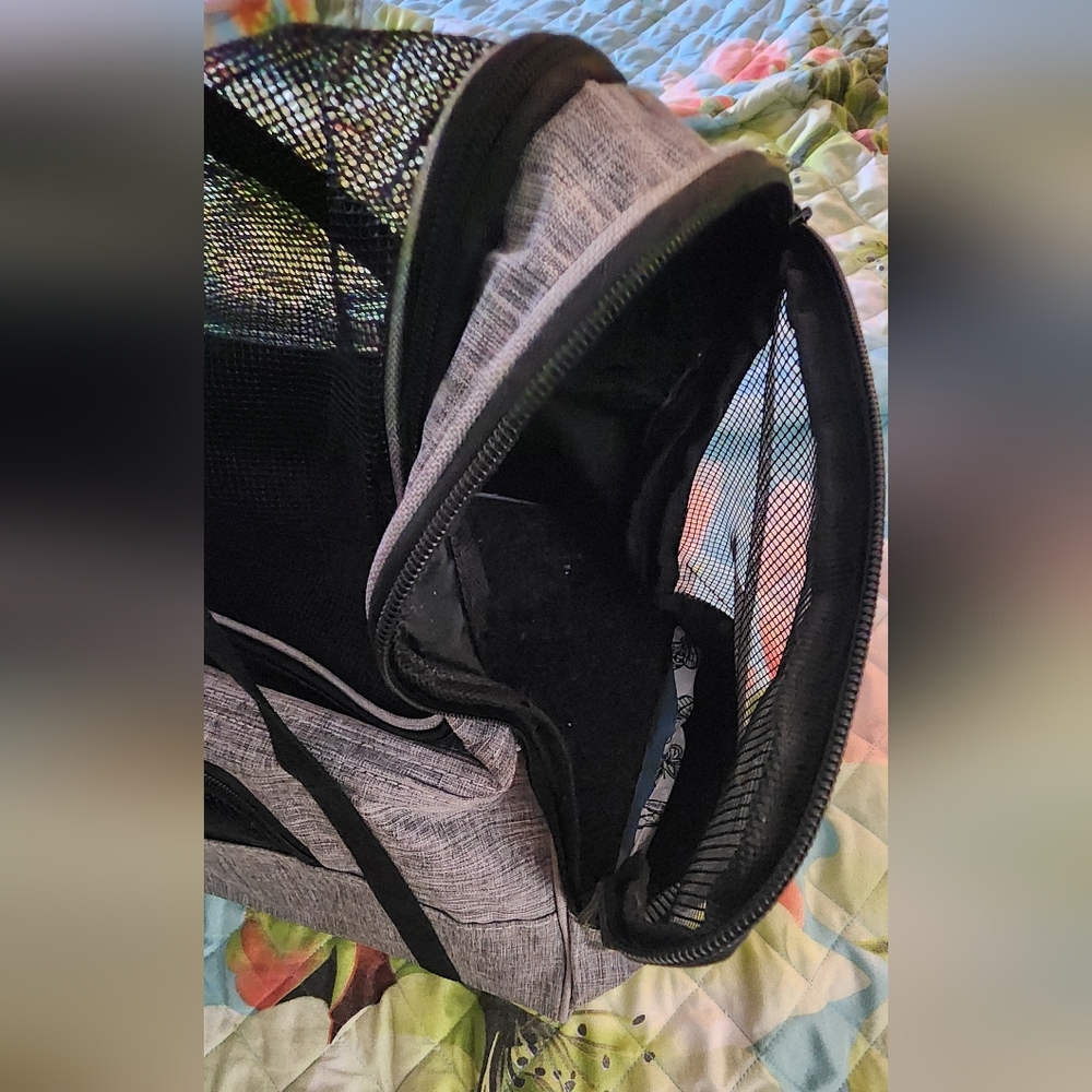 Pet Carrier - Picture 4 of 9